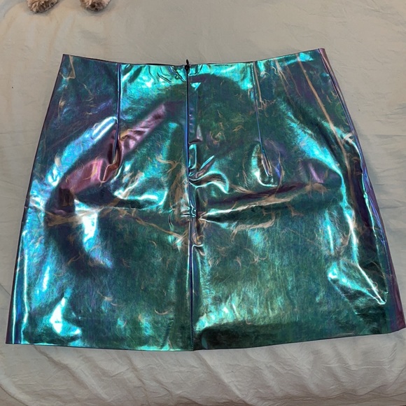 Silver Shimmery Skirt - Picture 2 of 2